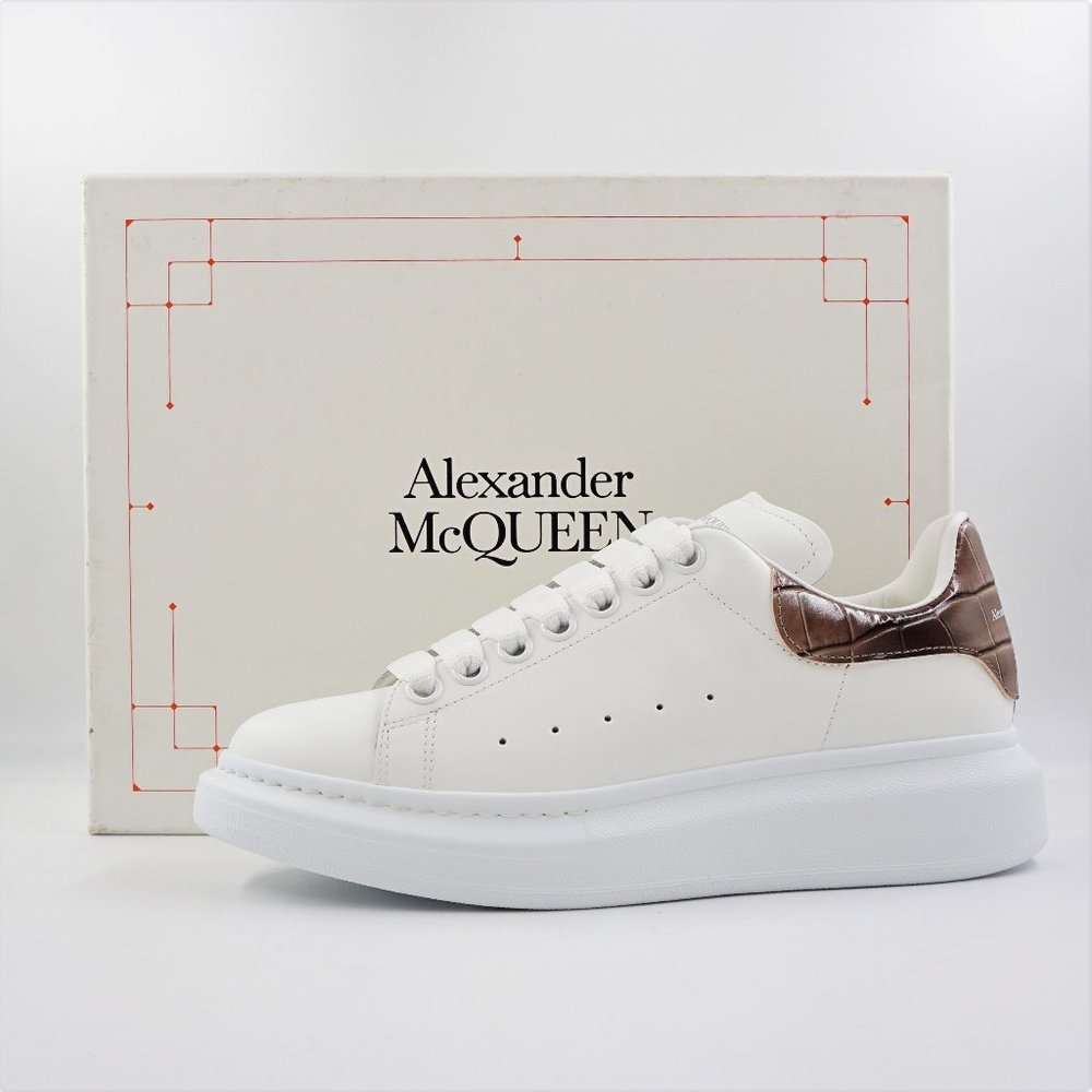 New In Box Alexander McQueen Croc-Embossed Low-Top Sneakers - Women's EU 39/US 9